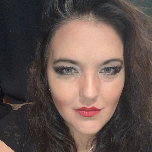 Meet your Posher, Vicky - Picture 1 of 1